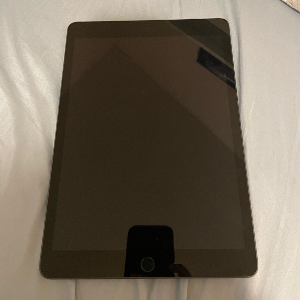 IPad 9th Generation - 256 GB - Wifi Only - Excellent Condition